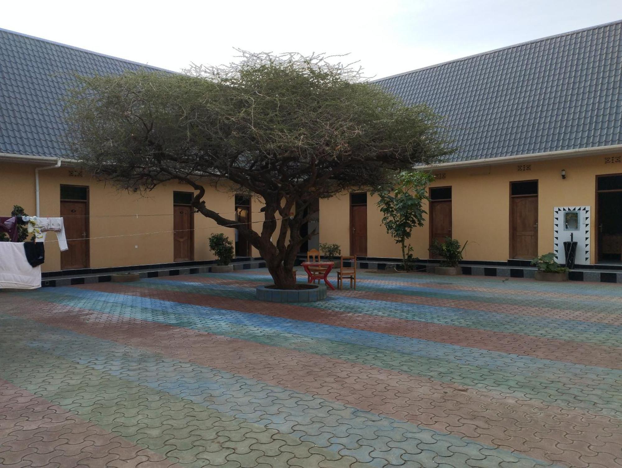 Lake Eyasi Safari Motel Mangola Buitenkant foto