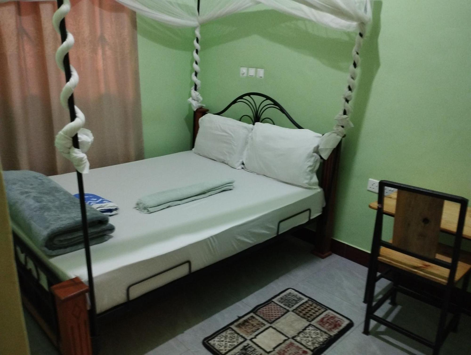 Lake Eyasi Safari Motel Mangola Buitenkant foto